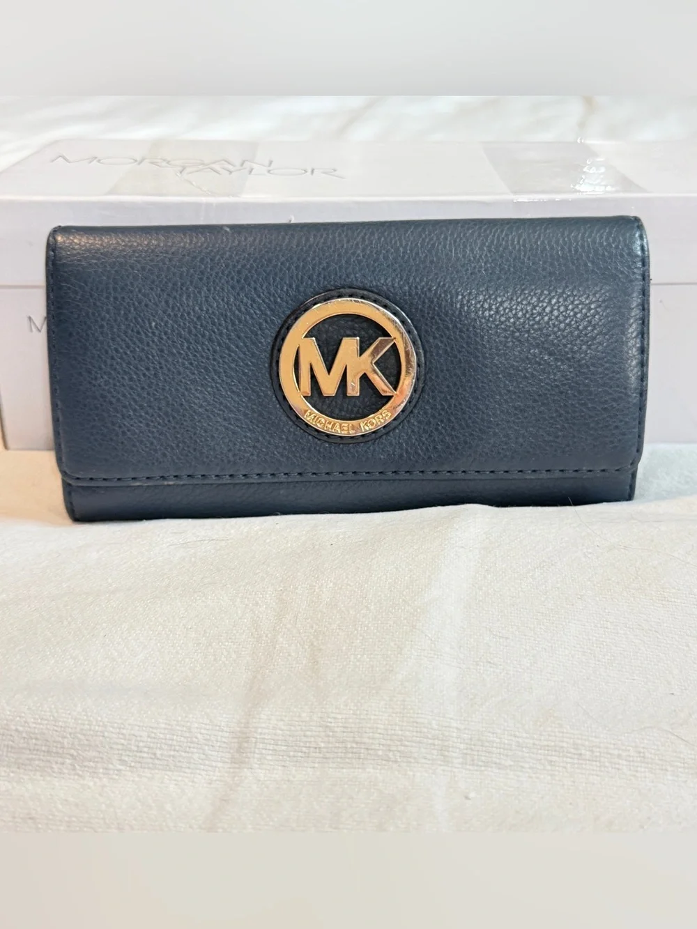 Michael Kors blue pebbled leather Fulton flap continental envelope womens wallet - Picture 1 of 10